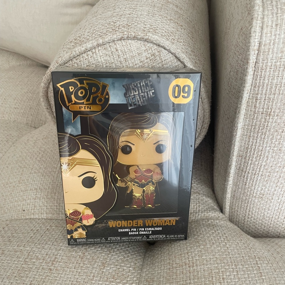 Funko Pop Pin Large DC Justice League Wonder Woman Enamel Pin